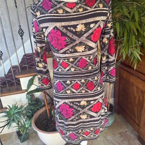 Diane Von Fürstenberg ladies 100% silk pullover, crewneck dress size 4 - Picture 8 of 11